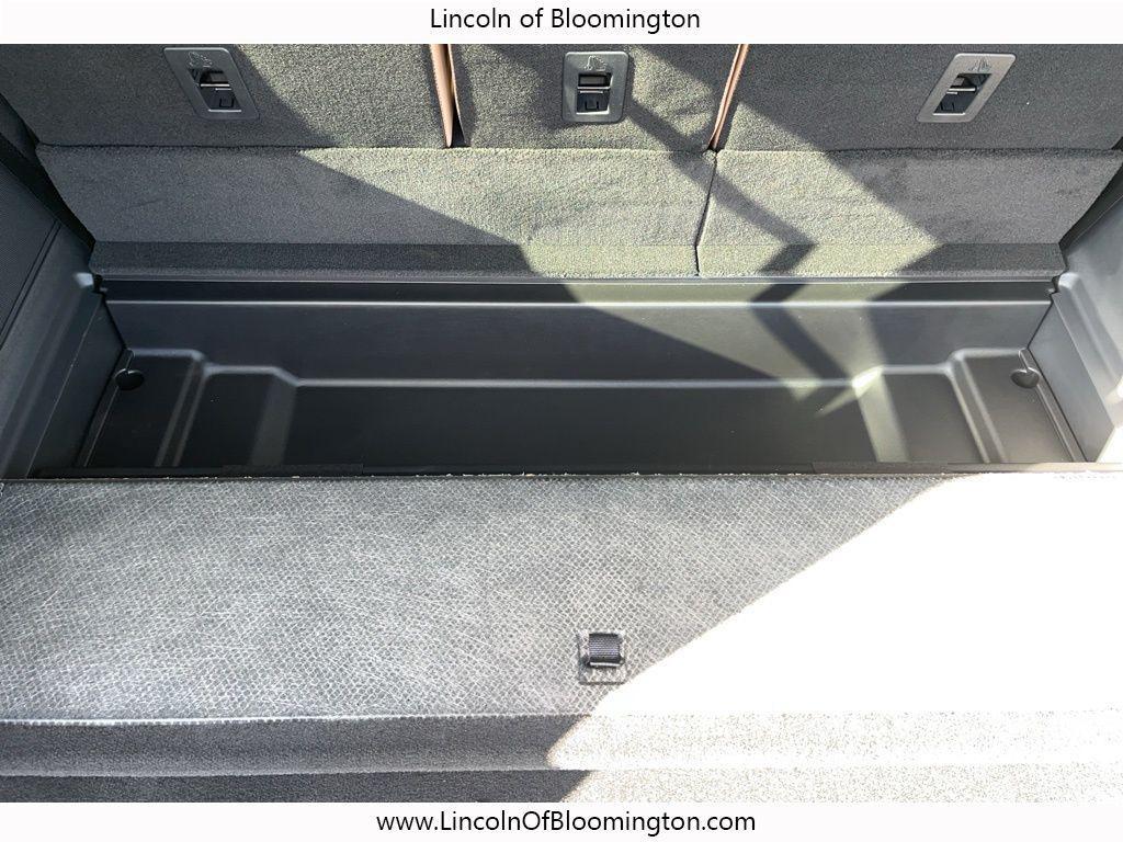 new 2025 Lincoln Navigator car, priced at $122,585