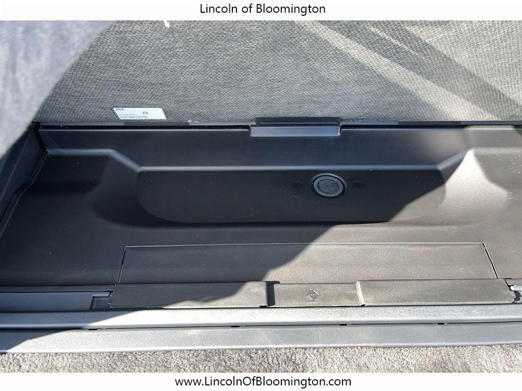 new 2025 Lincoln Navigator car, priced at $122,585