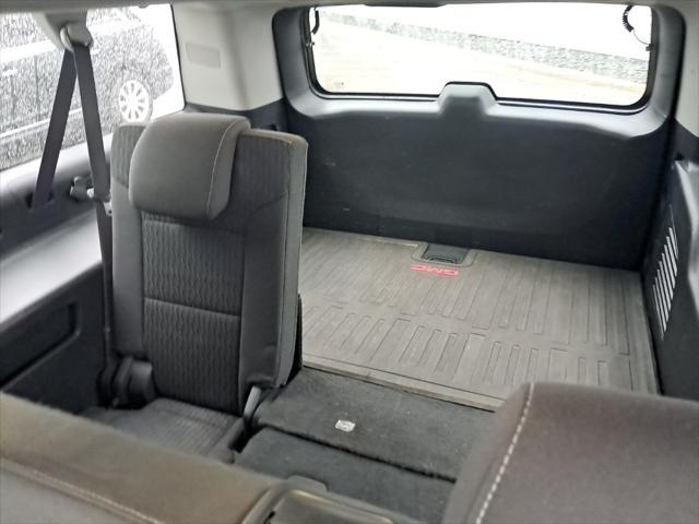 used 2015 GMC Yukon XL car, priced at $14,999