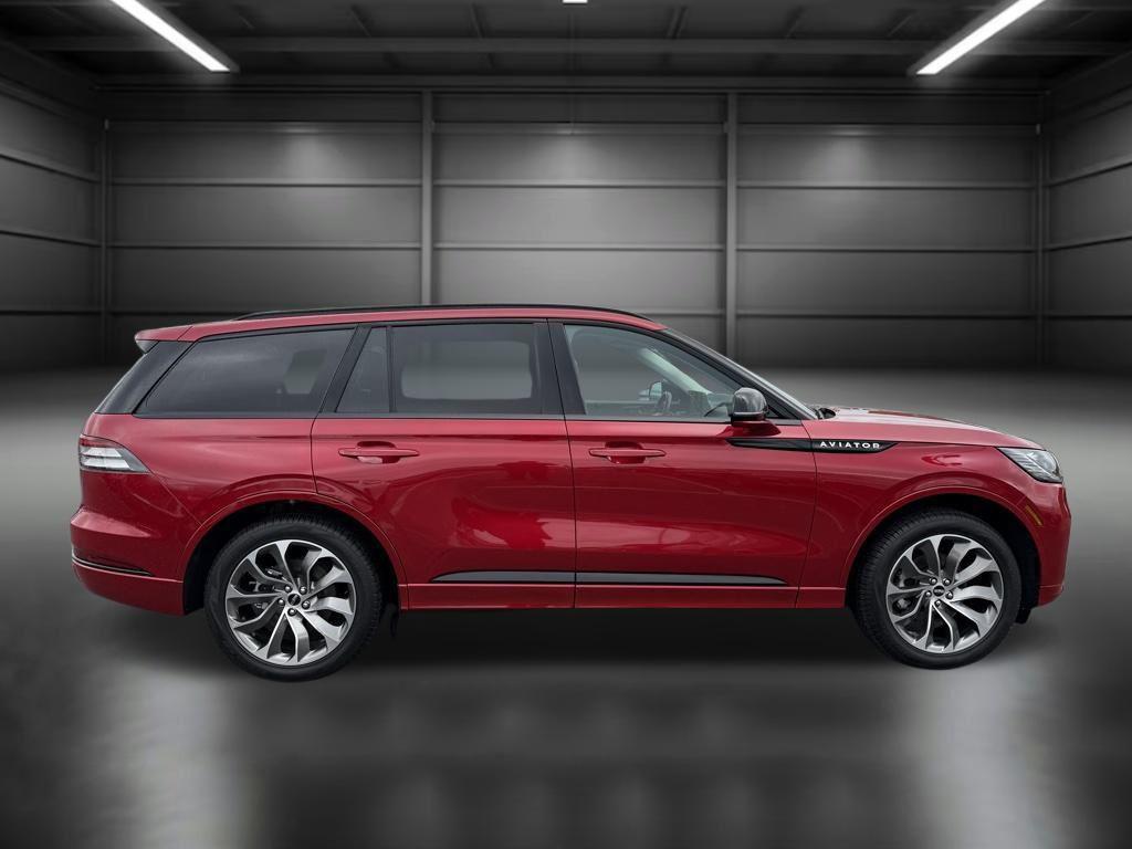 new 2025 Lincoln Aviator car, priced at $63,718