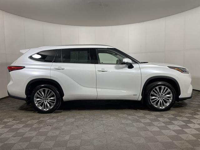 used 2023 Toyota Highlander Hybrid car, priced at $52,500