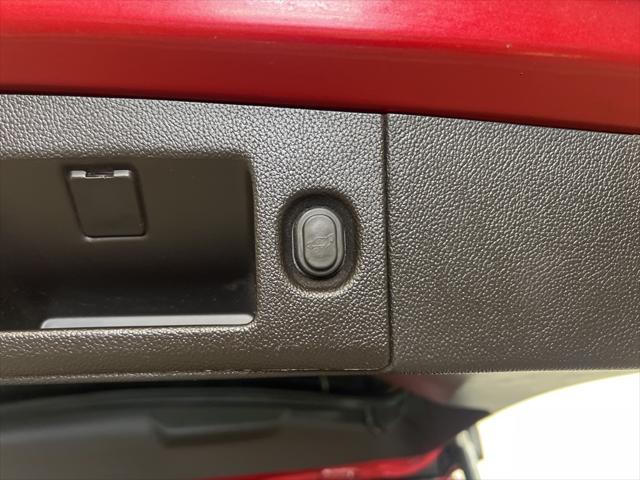 used 2015 GMC Yukon XL car, priced at $15,160