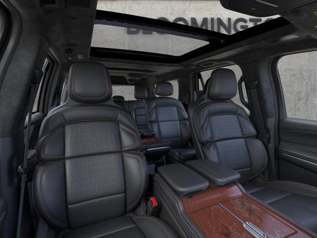 new 2025 Lincoln Navigator car, priced at $131,985