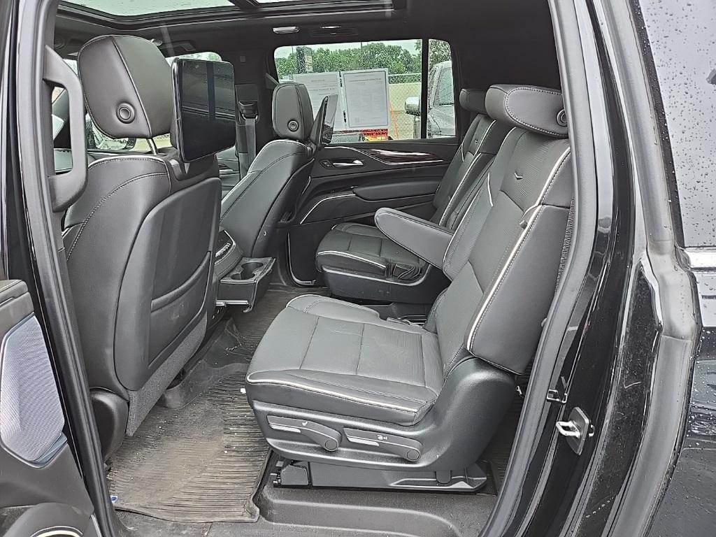 used 2023 Cadillac Escalade ESV car, priced at $71,991