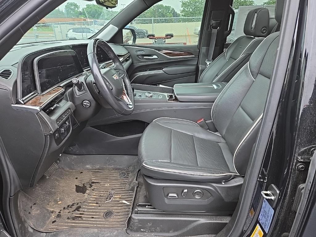 used 2023 Cadillac Escalade ESV car, priced at $71,991