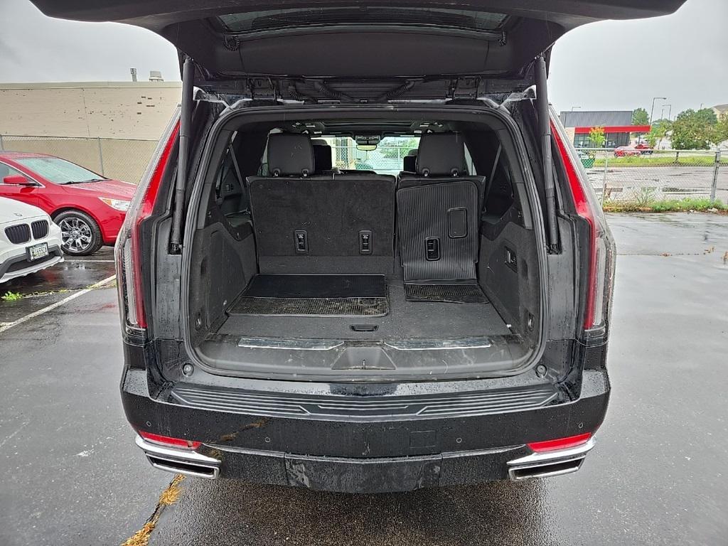 used 2023 Cadillac Escalade ESV car, priced at $71,991