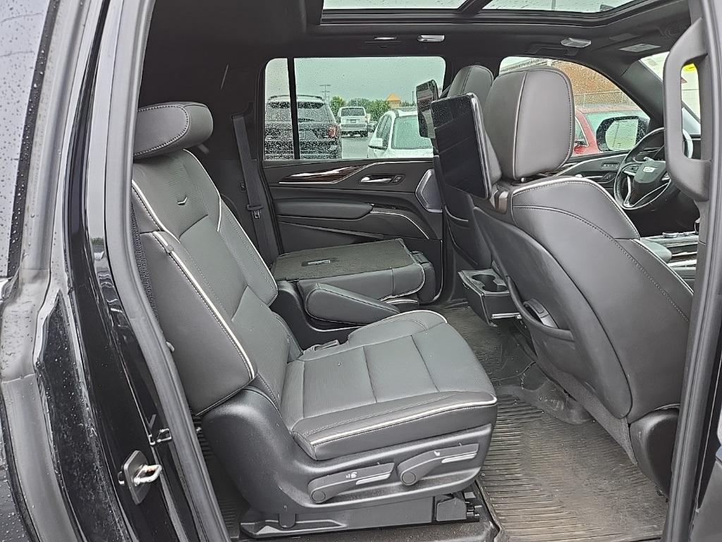 used 2023 Cadillac Escalade ESV car, priced at $71,991