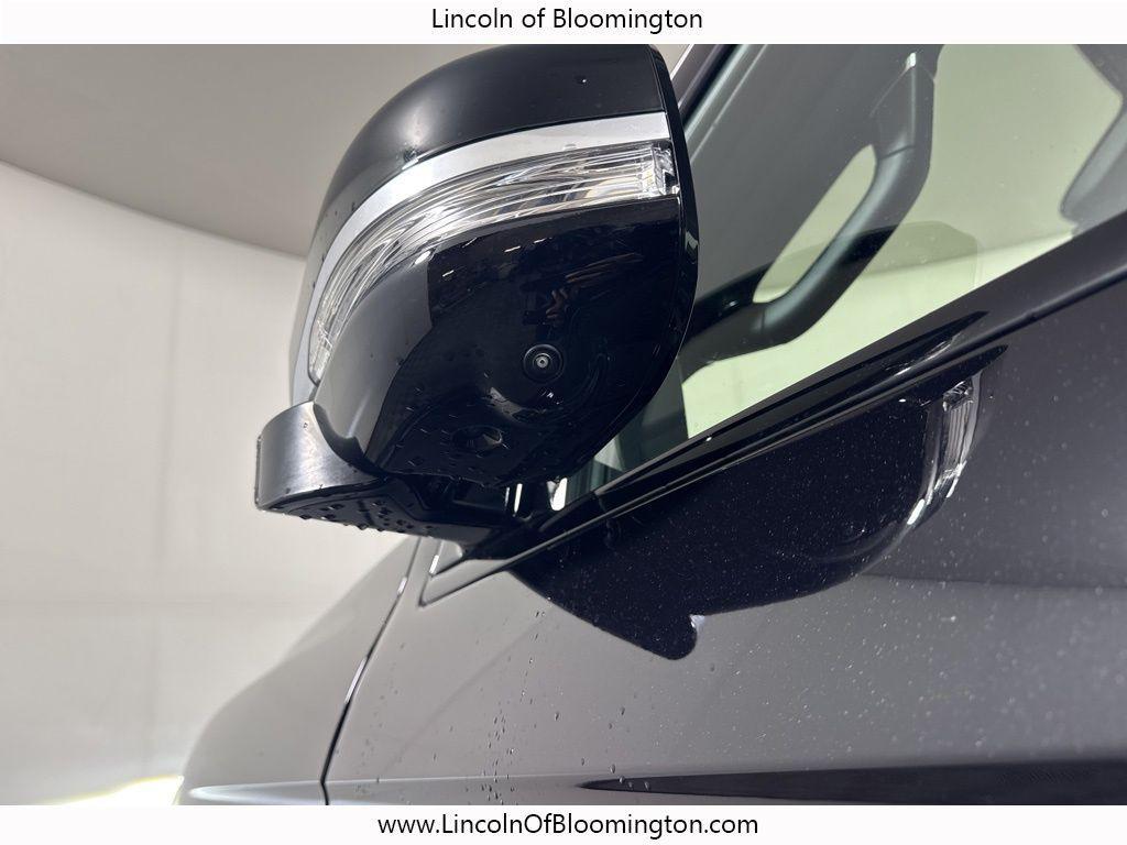 new 2025 Lincoln Navigator car, priced at $103,443