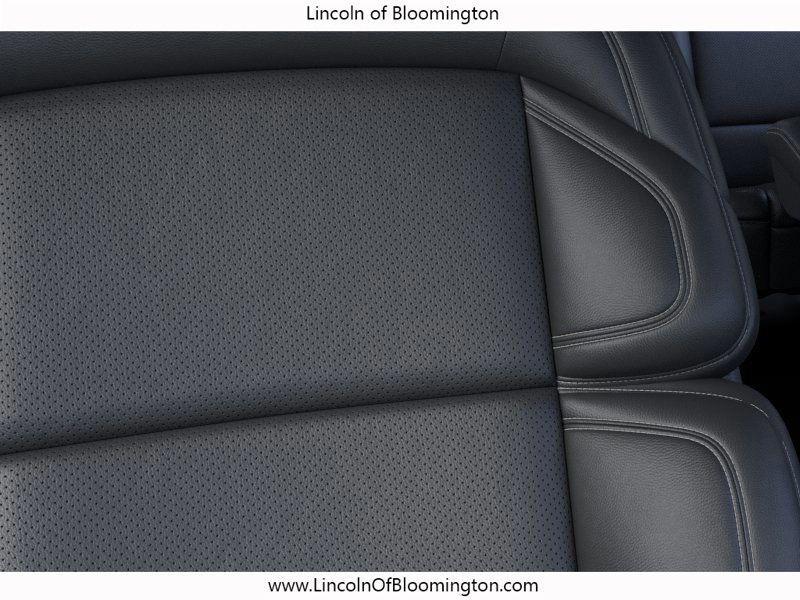 new 2025 Lincoln Navigator car, priced at $106,075