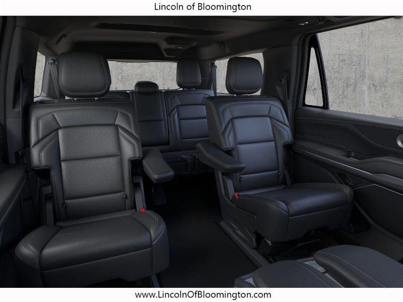 new 2025 Lincoln Navigator car, priced at $106,075