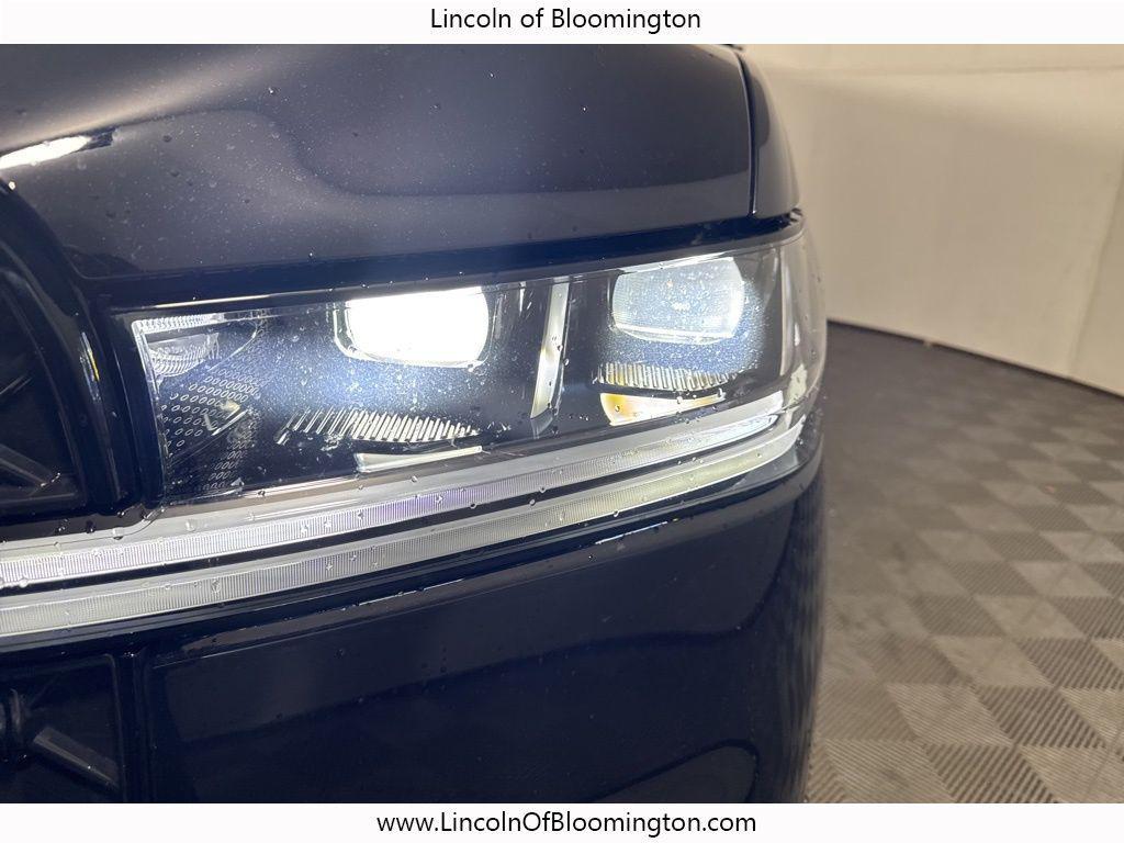 new 2025 Lincoln Navigator car, priced at $103,443