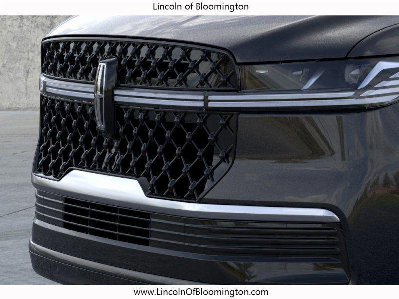 new 2025 Lincoln Navigator car, priced at $106,075
