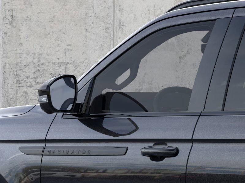 new 2025 Lincoln Navigator car, priced at $110,255
