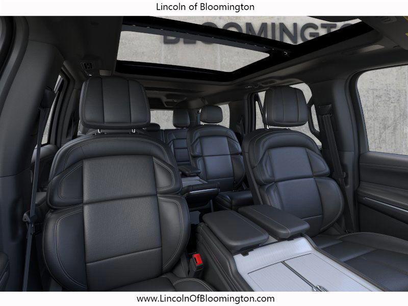 new 2025 Lincoln Navigator car, priced at $107,315
