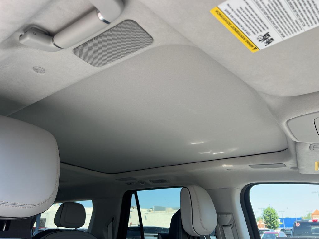 used 2025 Lincoln Navigator car, priced at $120,000