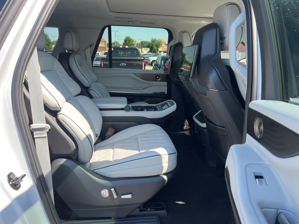 used 2025 Lincoln Navigator car, priced at $120,000