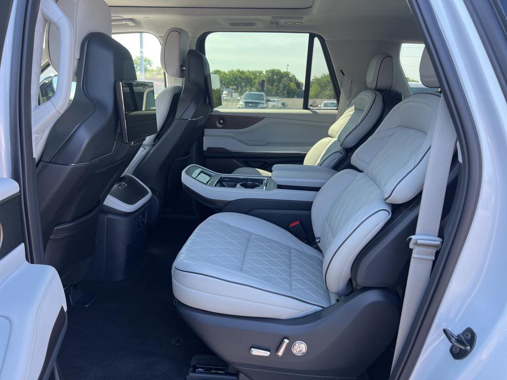 used 2025 Lincoln Navigator car, priced at $120,000