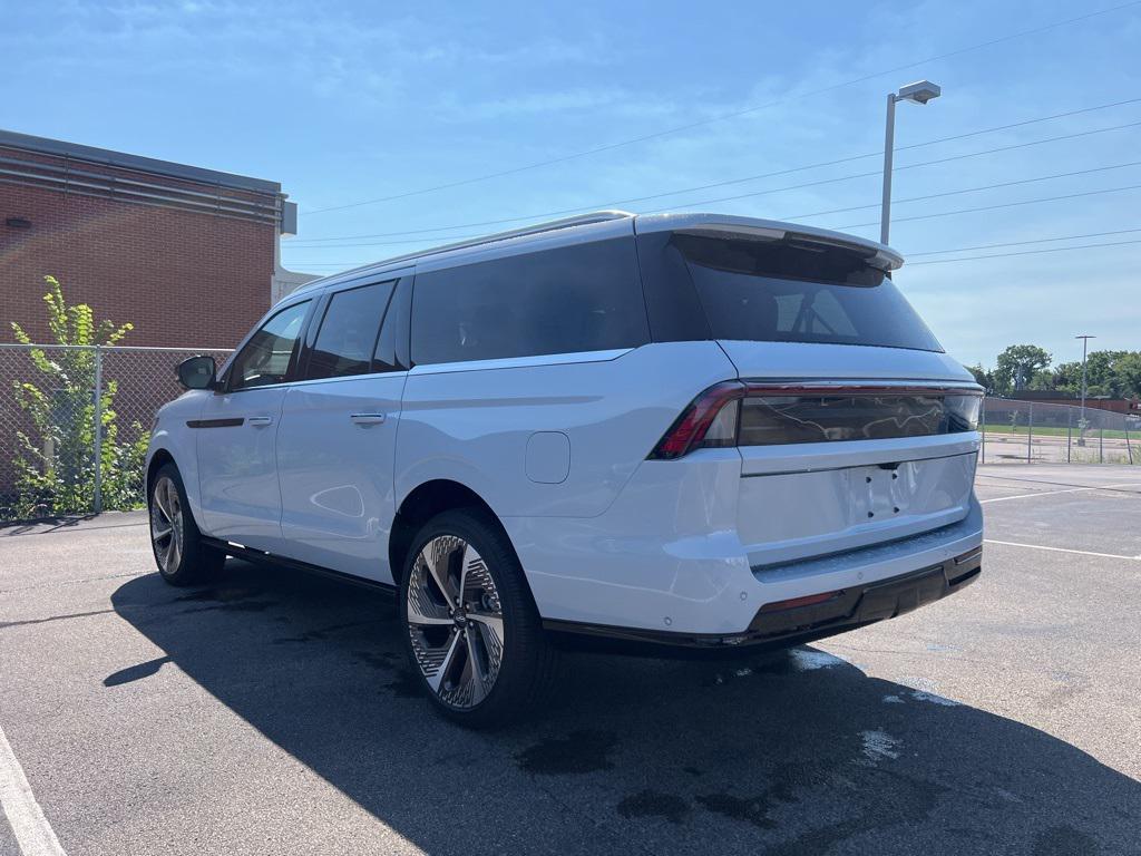 used 2025 Lincoln Navigator car, priced at $120,000