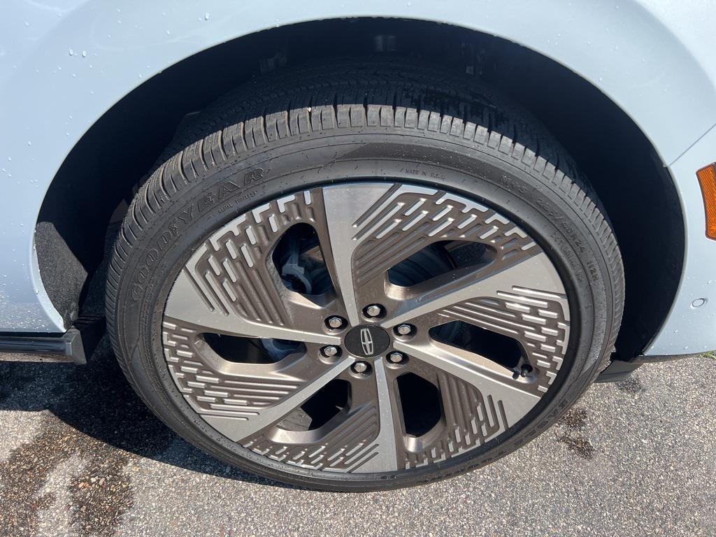 used 2025 Lincoln Navigator car, priced at $120,000