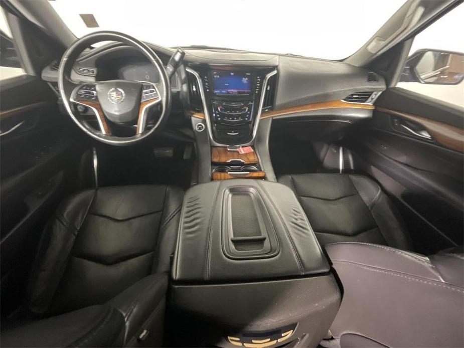 used 2015 Cadillac Escalade ESV car, priced at $21,900