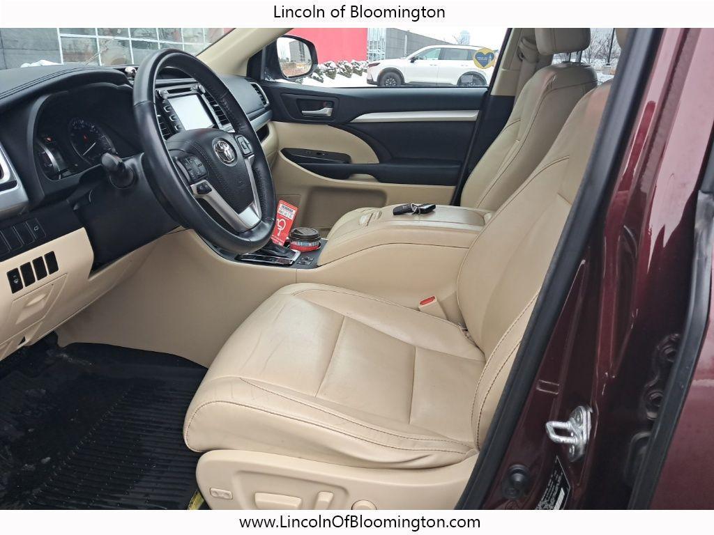 used 2015 Toyota Highlander car, priced at $19,899