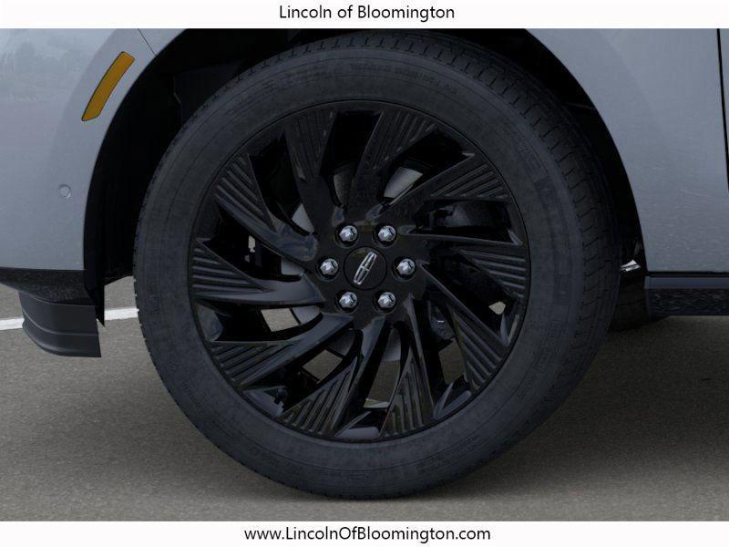 new 2025 Lincoln Navigator car, priced at $101,802