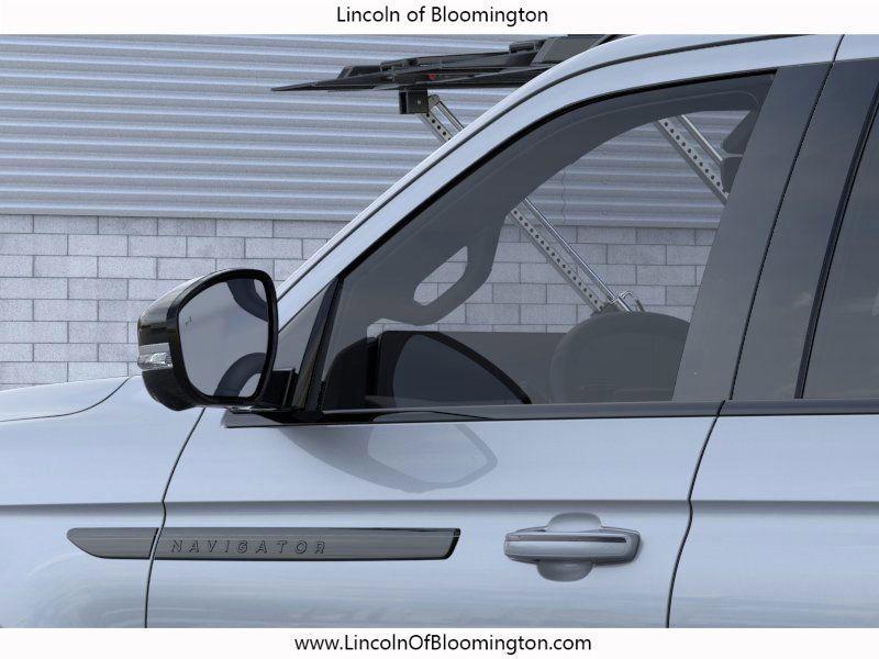 new 2025 Lincoln Navigator car, priced at $101,802