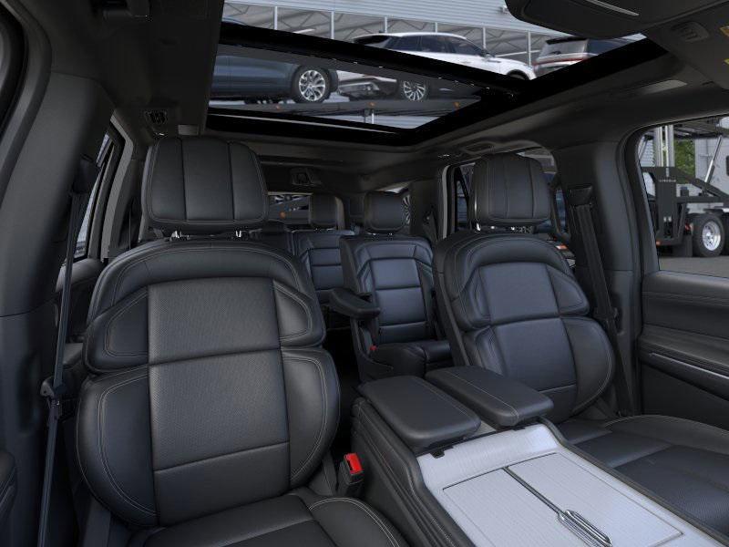 new 2025 Lincoln Navigator car, priced at $107,435