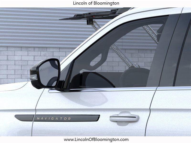 new 2025 Lincoln Navigator car, priced at $123,085