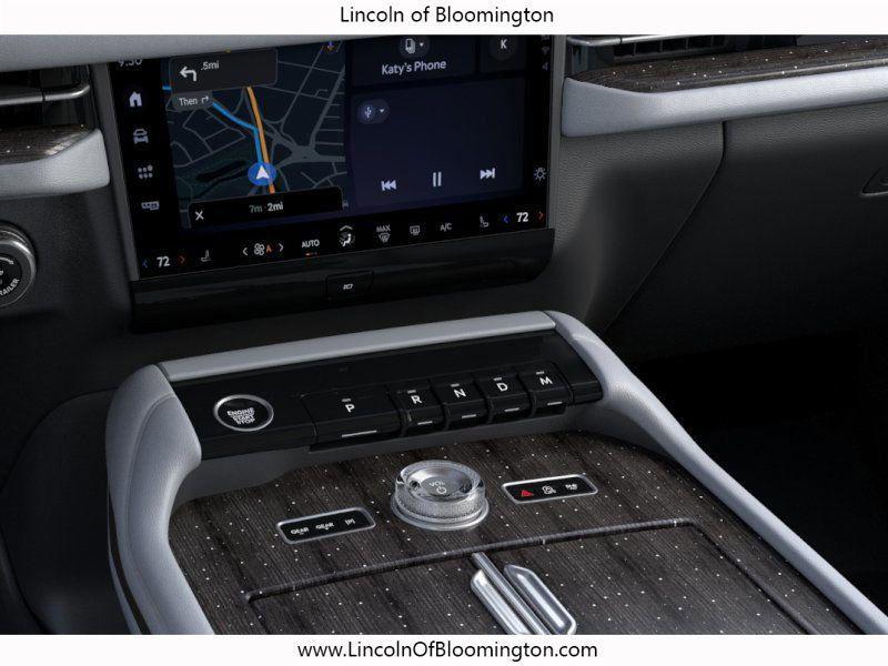 new 2025 Lincoln Navigator car, priced at $123,085