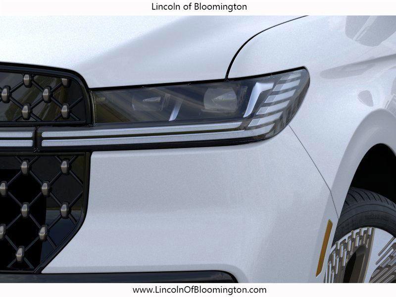 new 2025 Lincoln Navigator car, priced at $123,085