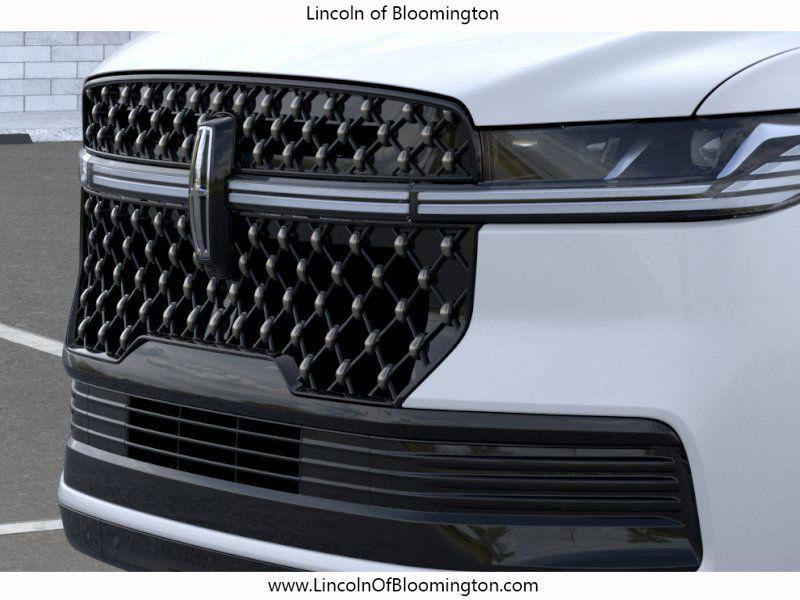 new 2025 Lincoln Navigator car, priced at $123,085