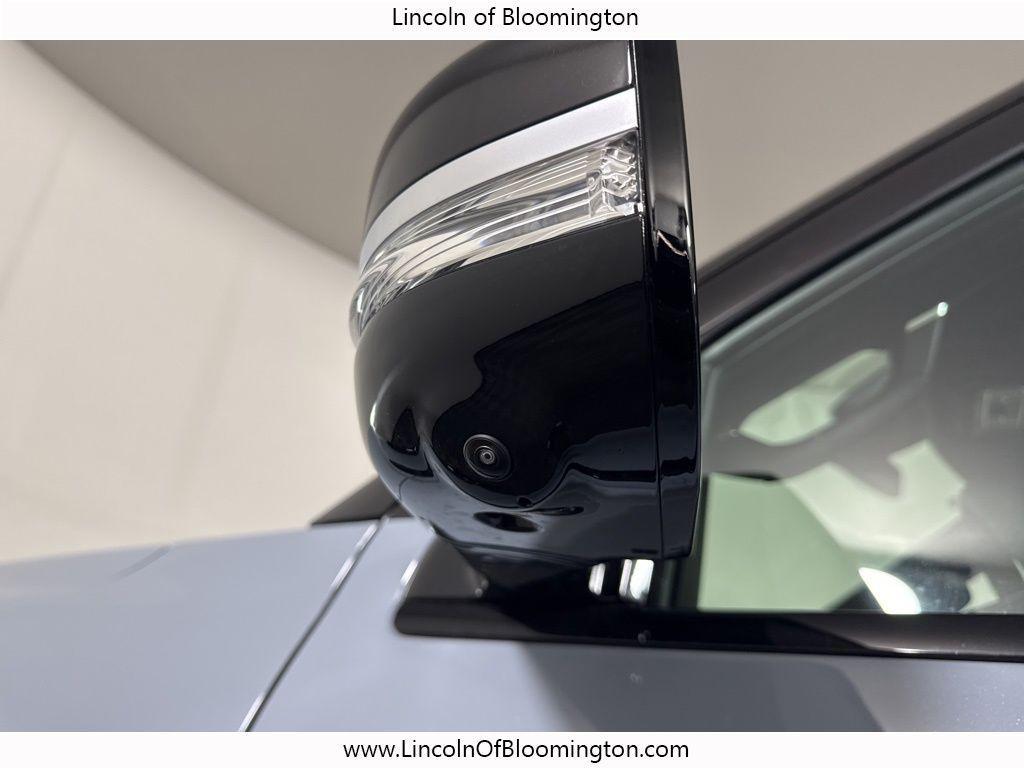 new 2025 Lincoln Navigator car, priced at $109,152