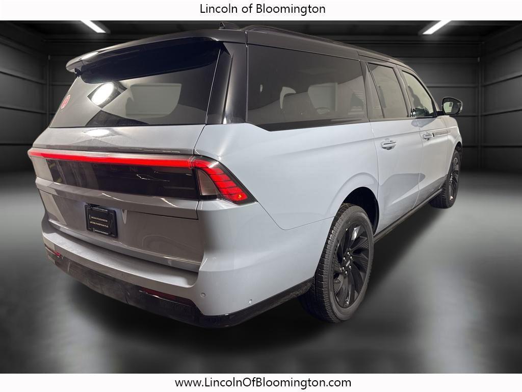new 2025 Lincoln Navigator car, priced at $109,152