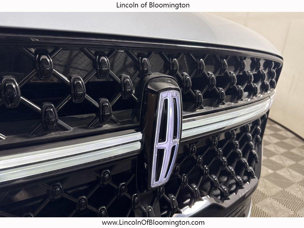 new 2025 Lincoln Navigator car, priced at $109,152