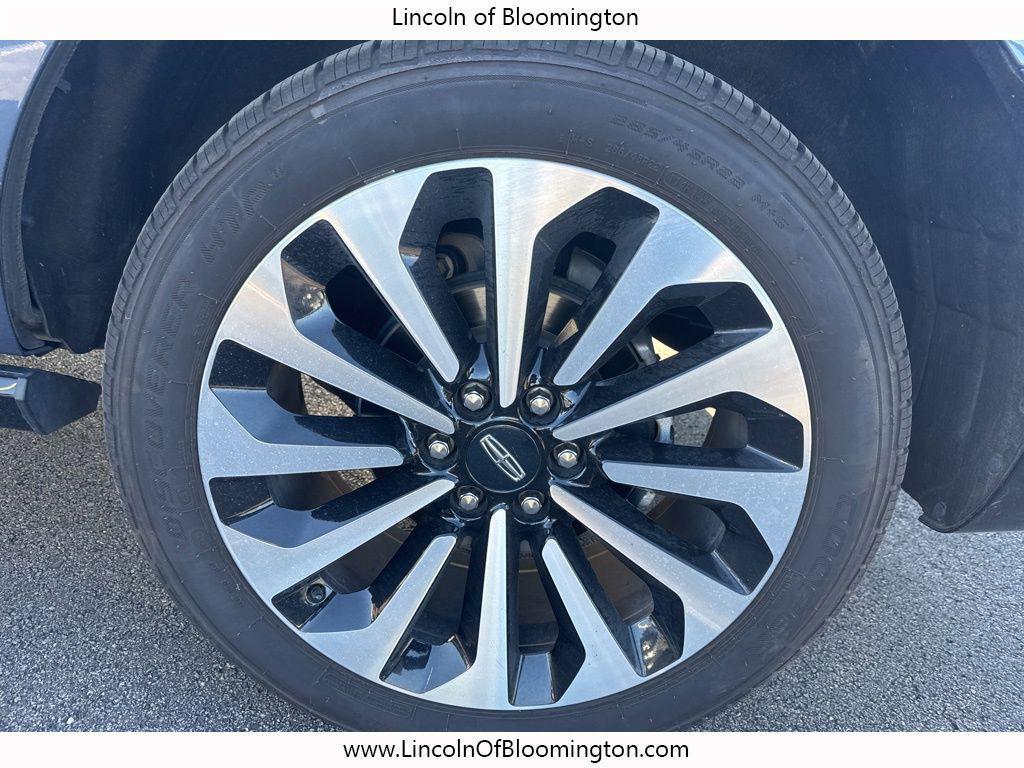 used 2022 Lincoln Navigator car, priced at $59,451