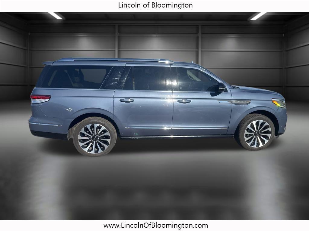 used 2022 Lincoln Navigator car, priced at $59,451