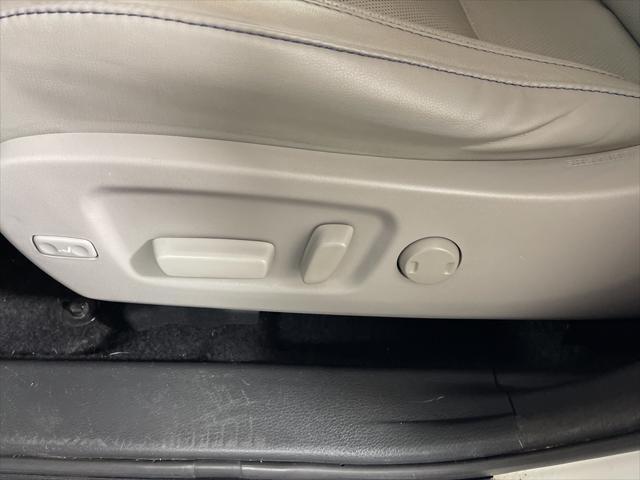 used 2016 Toyota Highlander car, priced at $17,891