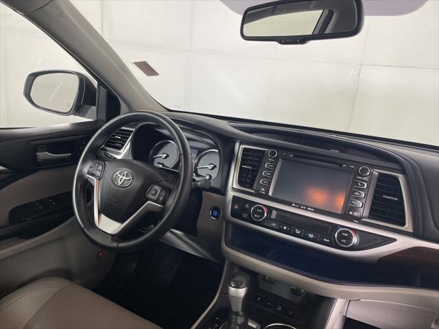 used 2016 Toyota Highlander car, priced at $17,891