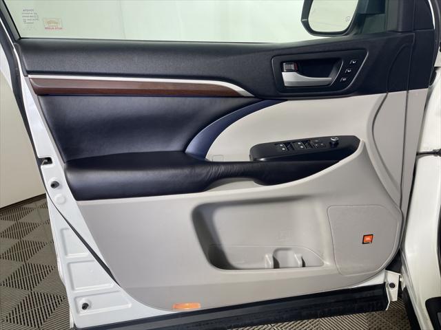 used 2016 Toyota Highlander car, priced at $17,891