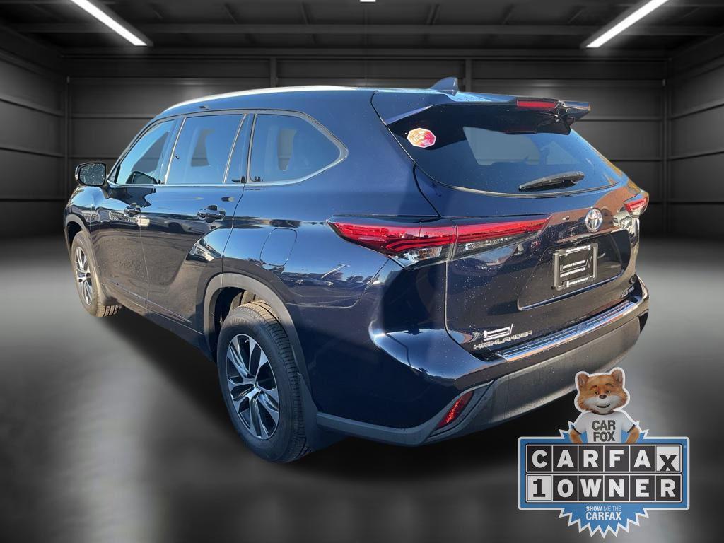 used 2022 Toyota Highlander car, priced at $37,698