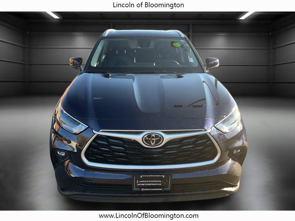 used 2022 Toyota Highlander car, priced at $37,698
