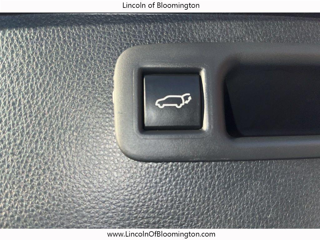 used 2022 Toyota Highlander car, priced at $37,698