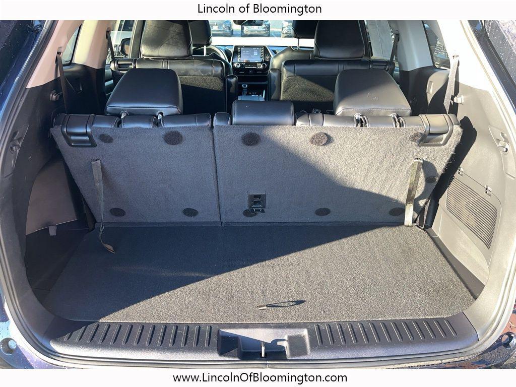 used 2022 Toyota Highlander car, priced at $37,698