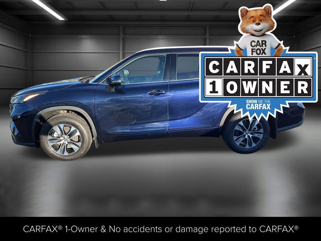 used 2022 Toyota Highlander car, priced at $37,698