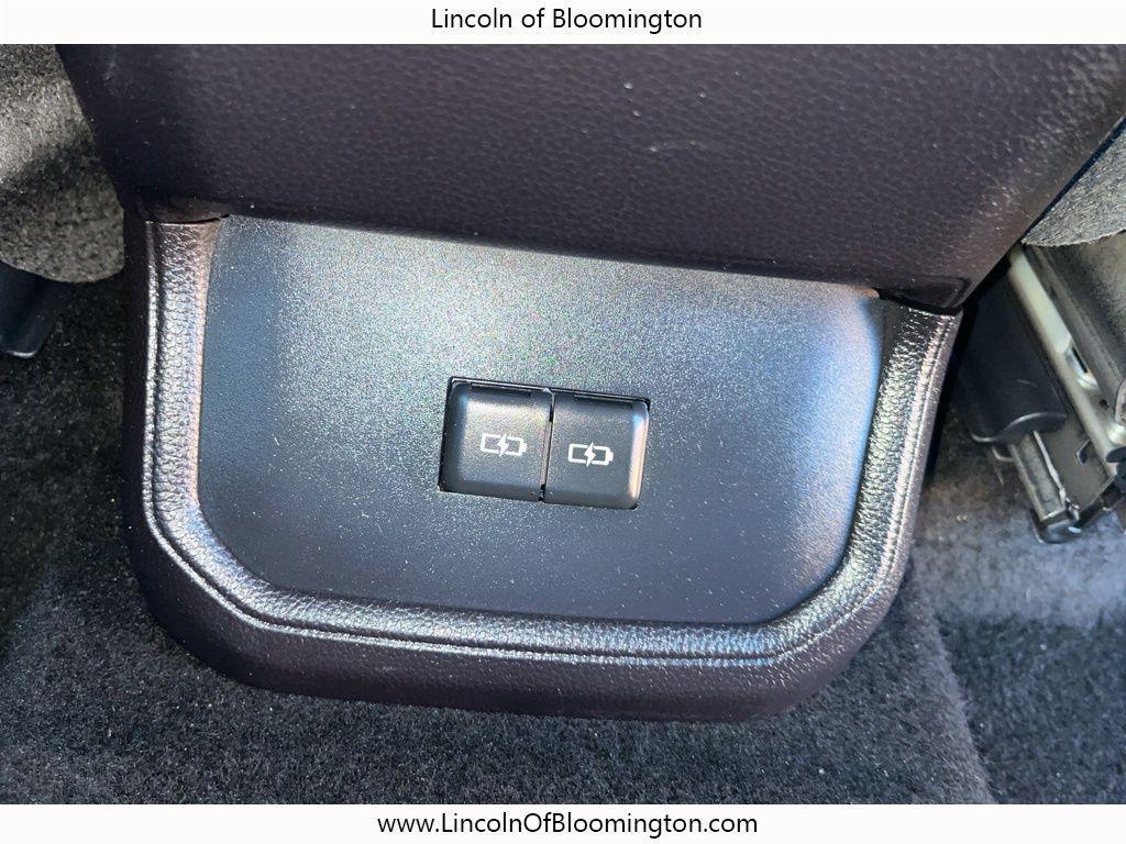 used 2022 Toyota Highlander car, priced at $37,698