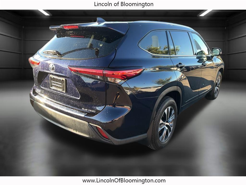 used 2022 Toyota Highlander car, priced at $37,698