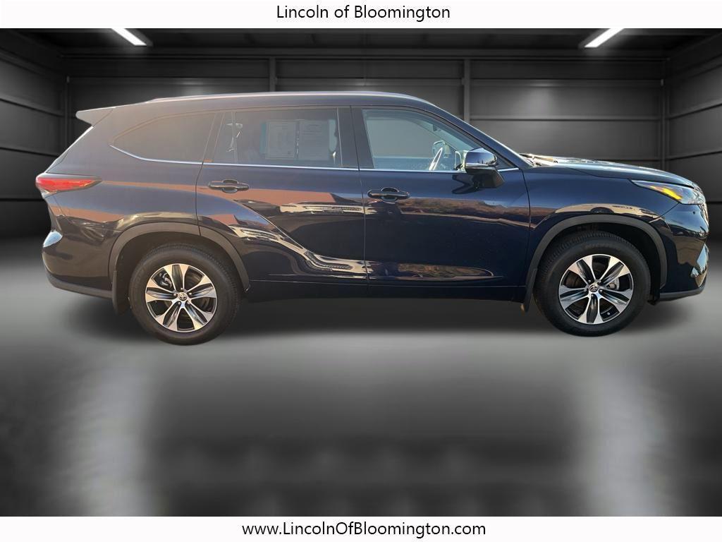used 2022 Toyota Highlander car, priced at $37,698