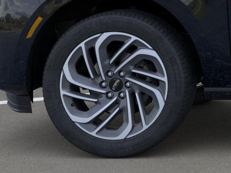 new 2025 Lincoln Navigator car, priced at $103,185