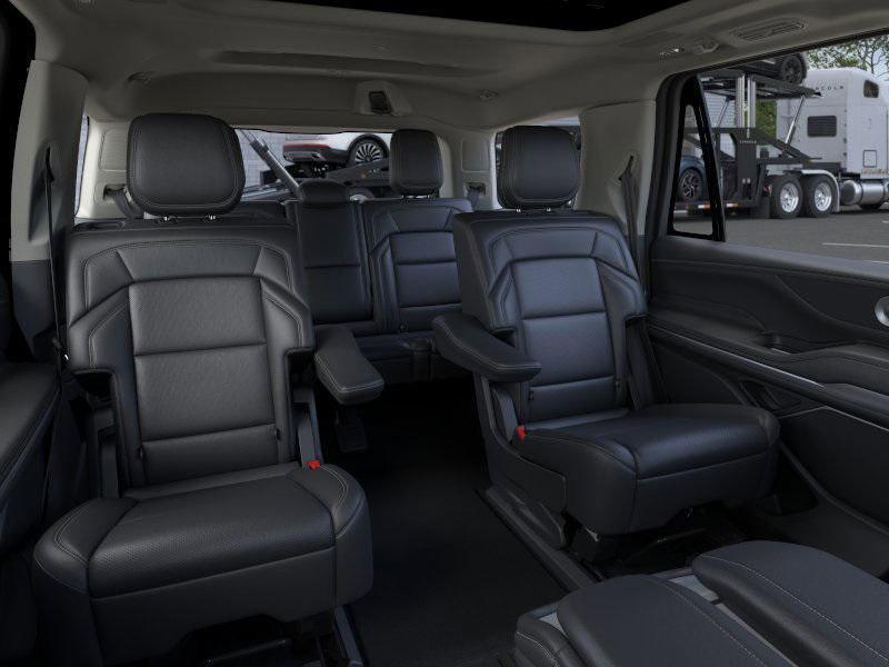 new 2025 Lincoln Navigator car, priced at $103,185